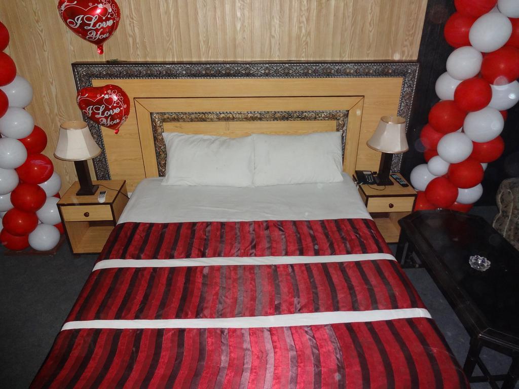 Safari Hotel Upper Mall 라호르 객실 사진